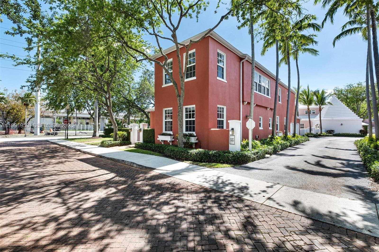 550 Loretto Ave #16, Coral Gables FL 33146