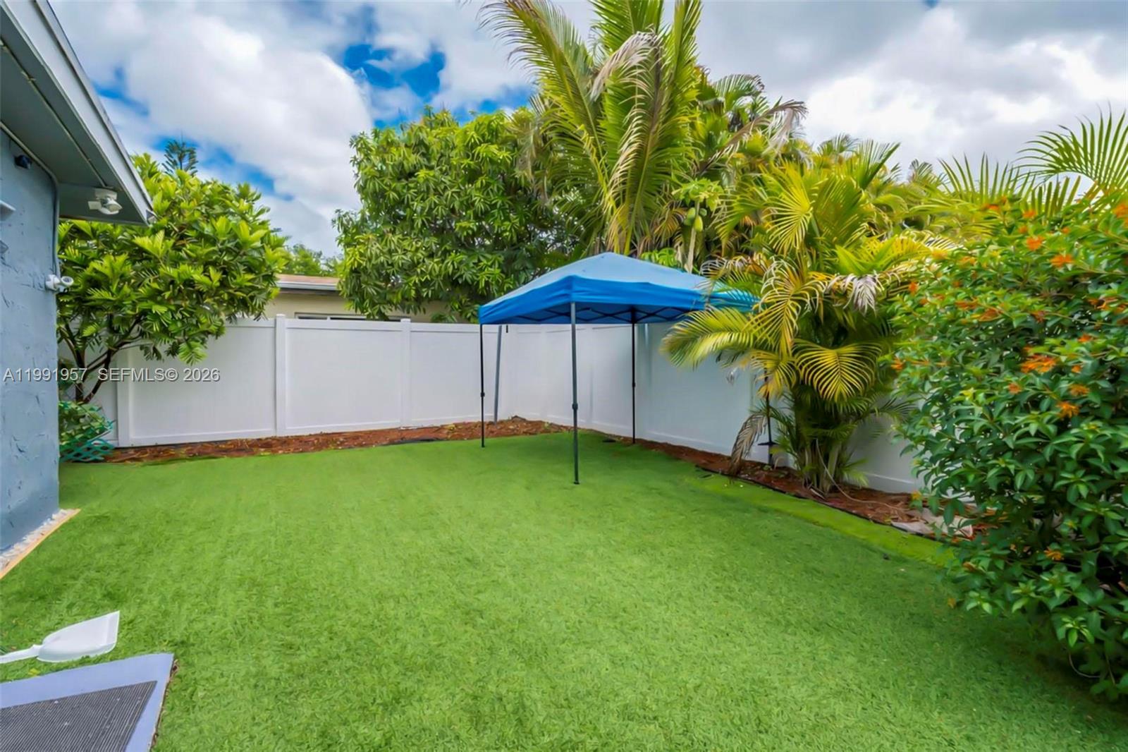 7211 NW 76th St, Tamarac FL 33321