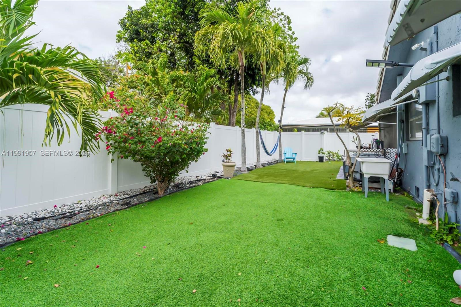 7211 NW 76th St, Tamarac FL 33321
