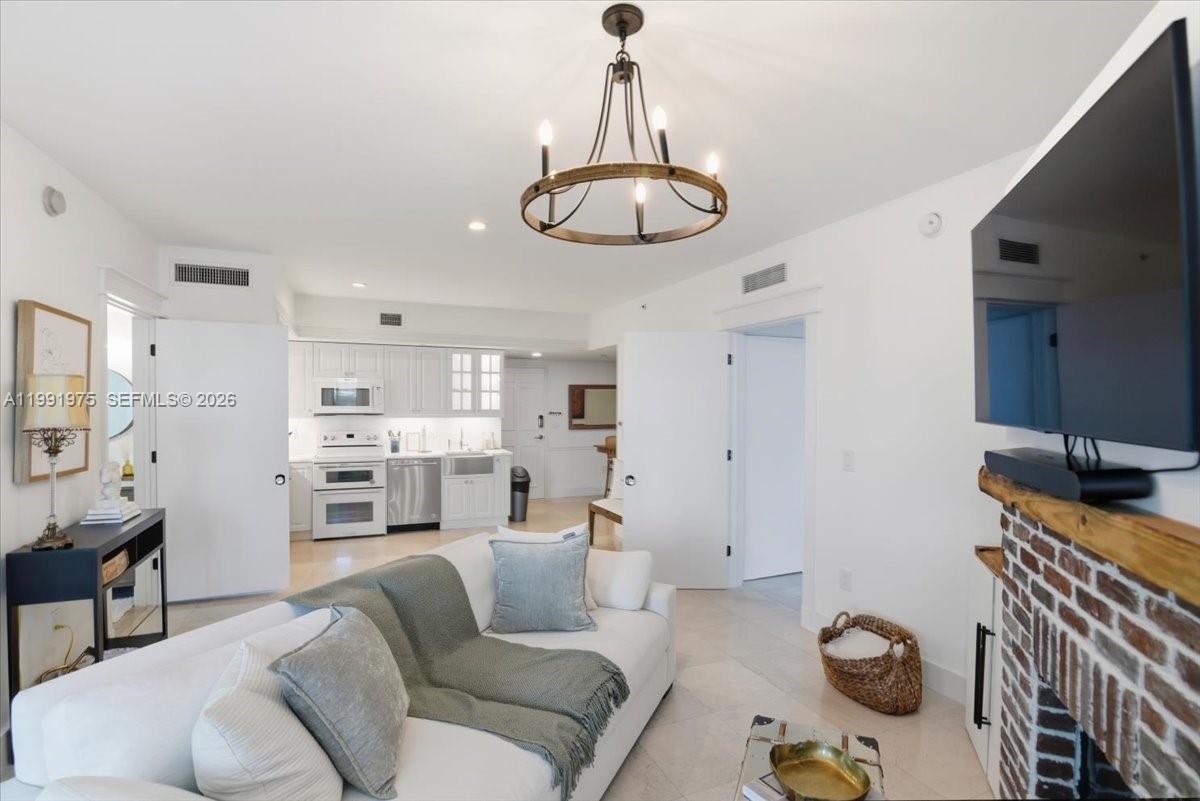350 S Miami Ave #1205, Miami FL 33130