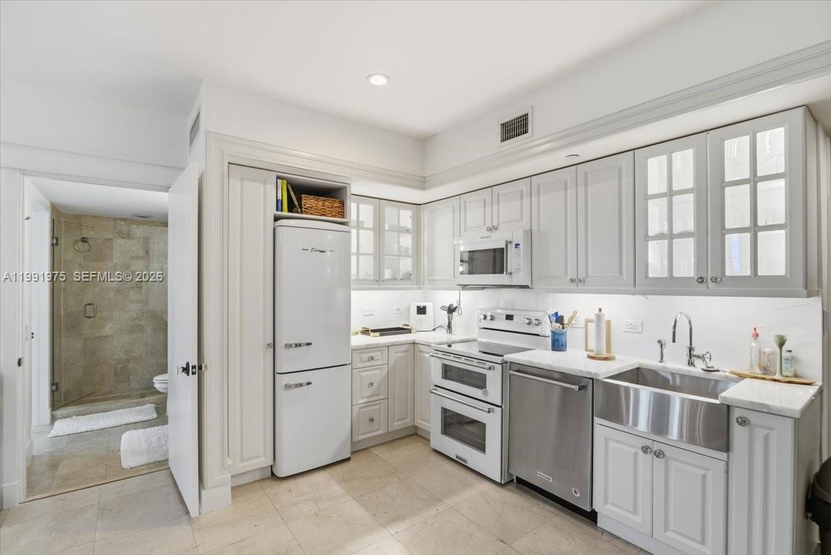 350 S Miami Ave #1205, Miami FL 33130