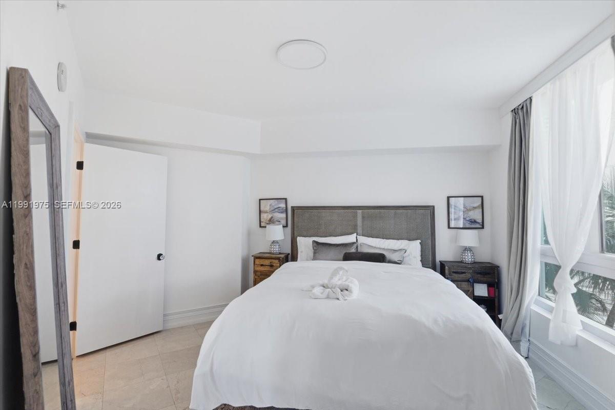 350 S Miami Ave #1205, Miami FL 33130