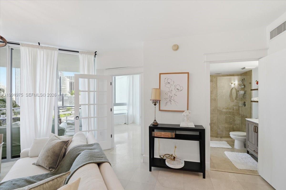 350 S Miami Ave #1205, Miami FL 33130