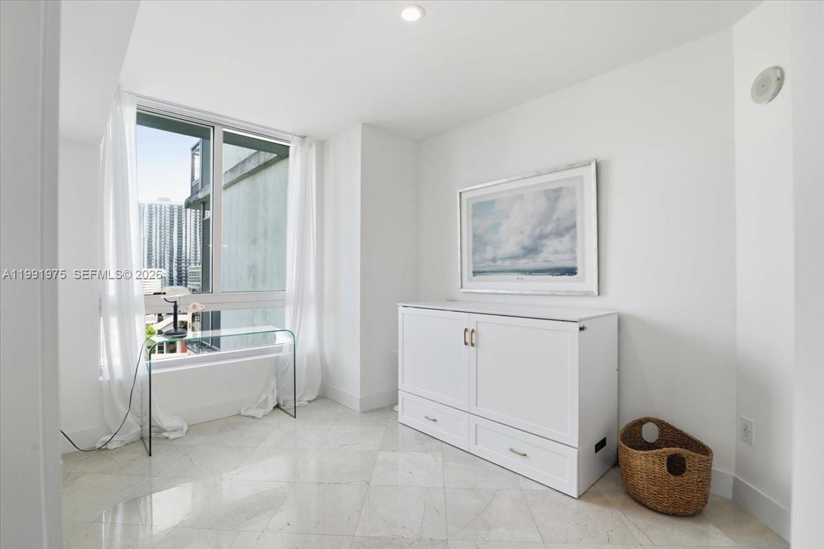 350 S Miami Ave #1205, Miami FL 33130