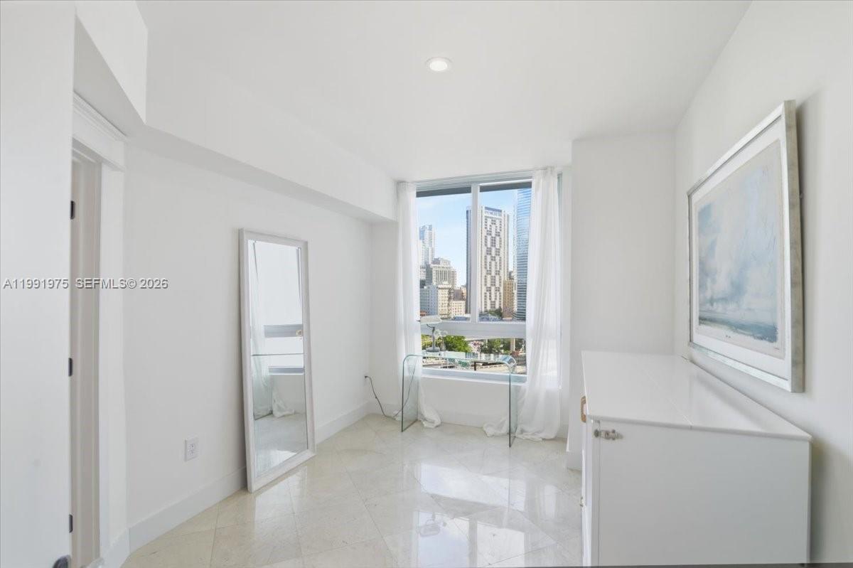350 S Miami Ave #1205, Miami FL 33130