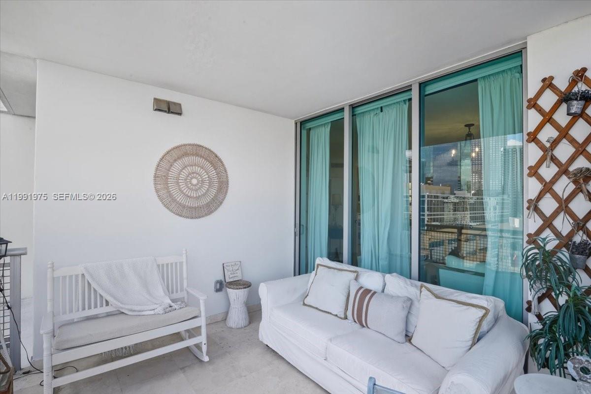 350 S Miami Ave #1205, Miami FL 33130