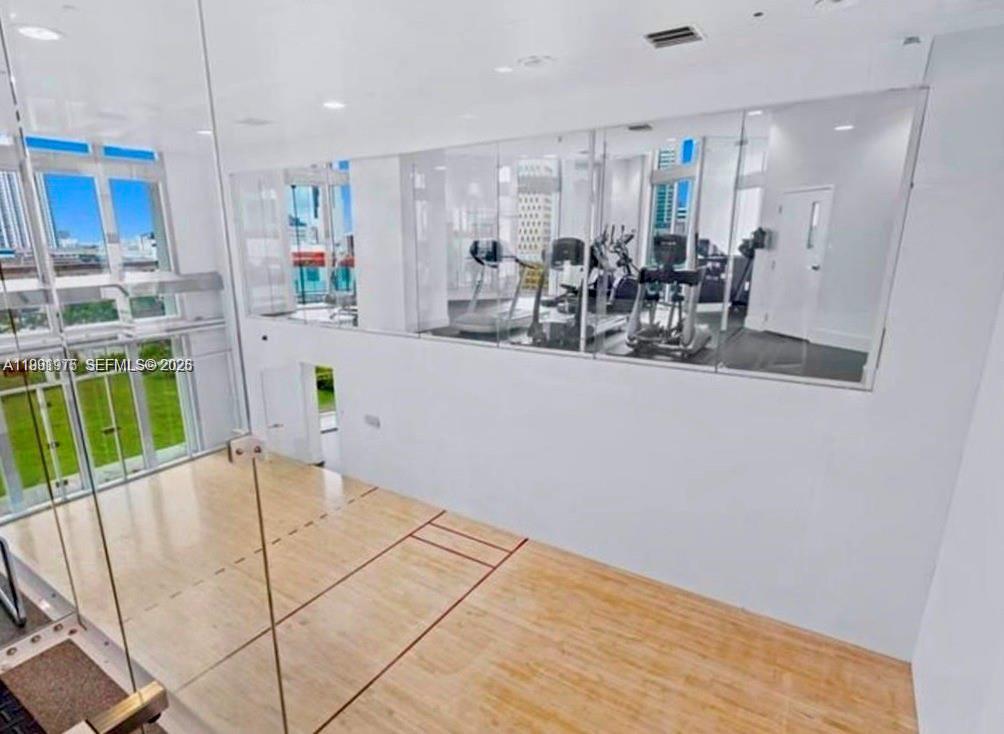 350 S Miami Ave #1205, Miami FL 33130