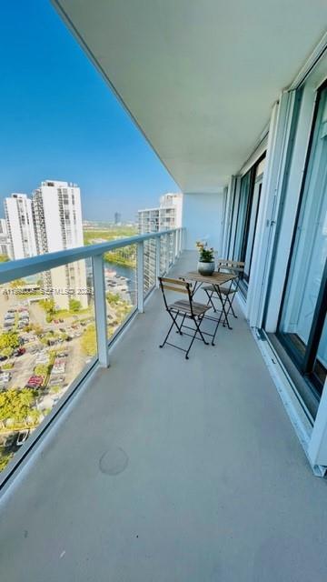 3731 N Country Club Dr #2225, Aventura FL 33180