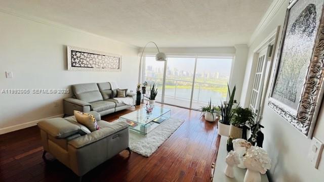 3731 N Country Club Dr #2225, Aventura FL 33180
