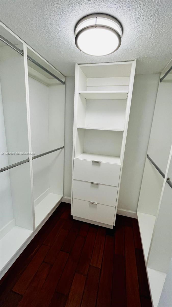 3731 N Country Club Dr #2225, Aventura FL 33180