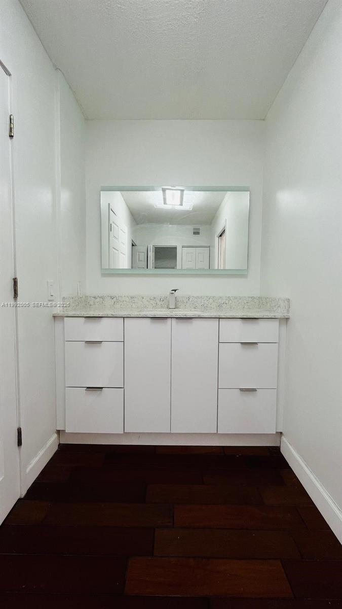3731 N Country Club Dr #2225, Aventura FL 33180