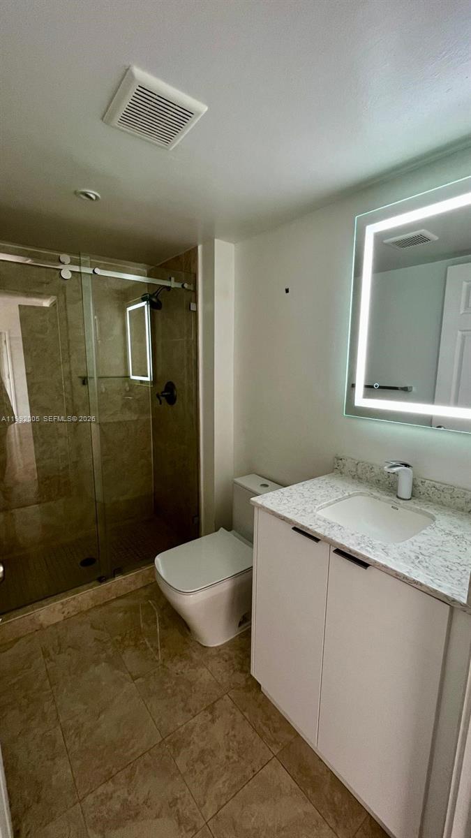 3731 N Country Club Dr #2225, Aventura FL 33180