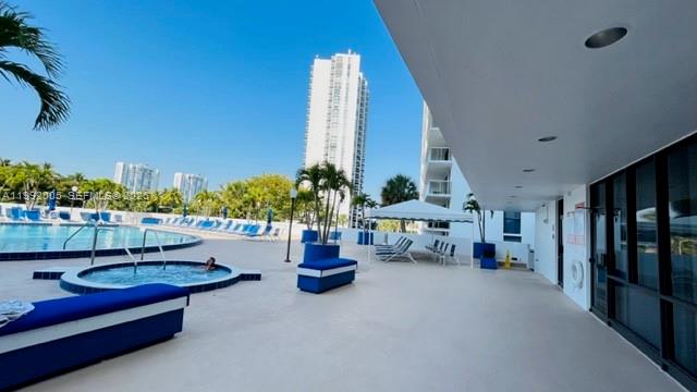 3731 N Country Club Dr #2225, Aventura FL 33180