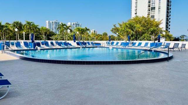 3731 N Country Club Dr #2225, Aventura FL 33180