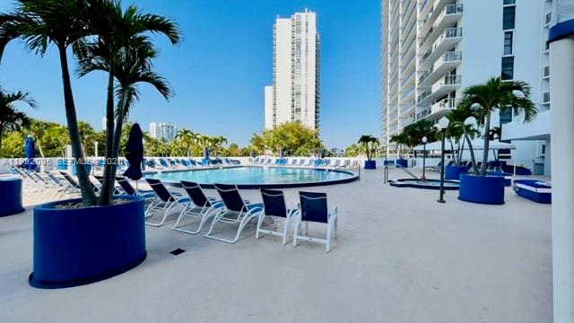 3731 N Country Club Dr #2225, Aventura FL 33180