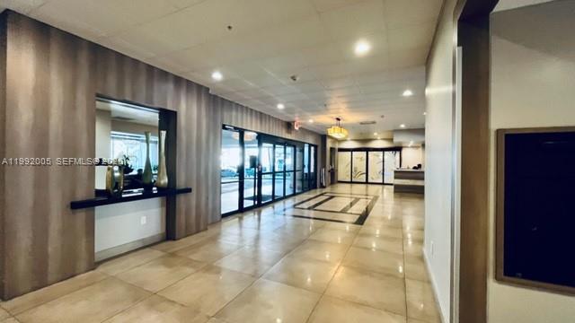 3731 N Country Club Dr #2225, Aventura FL 33180