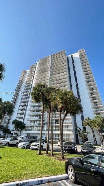 3731 N Country Club Dr #2225, Aventura FL 33180