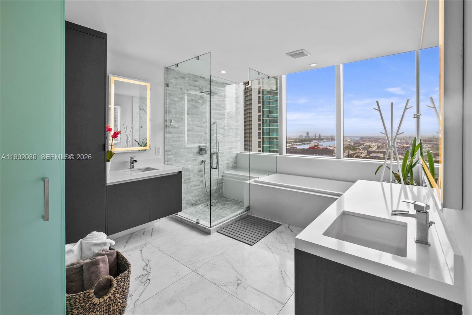 851 NE 1st Ave #3211, Miami FL 33132