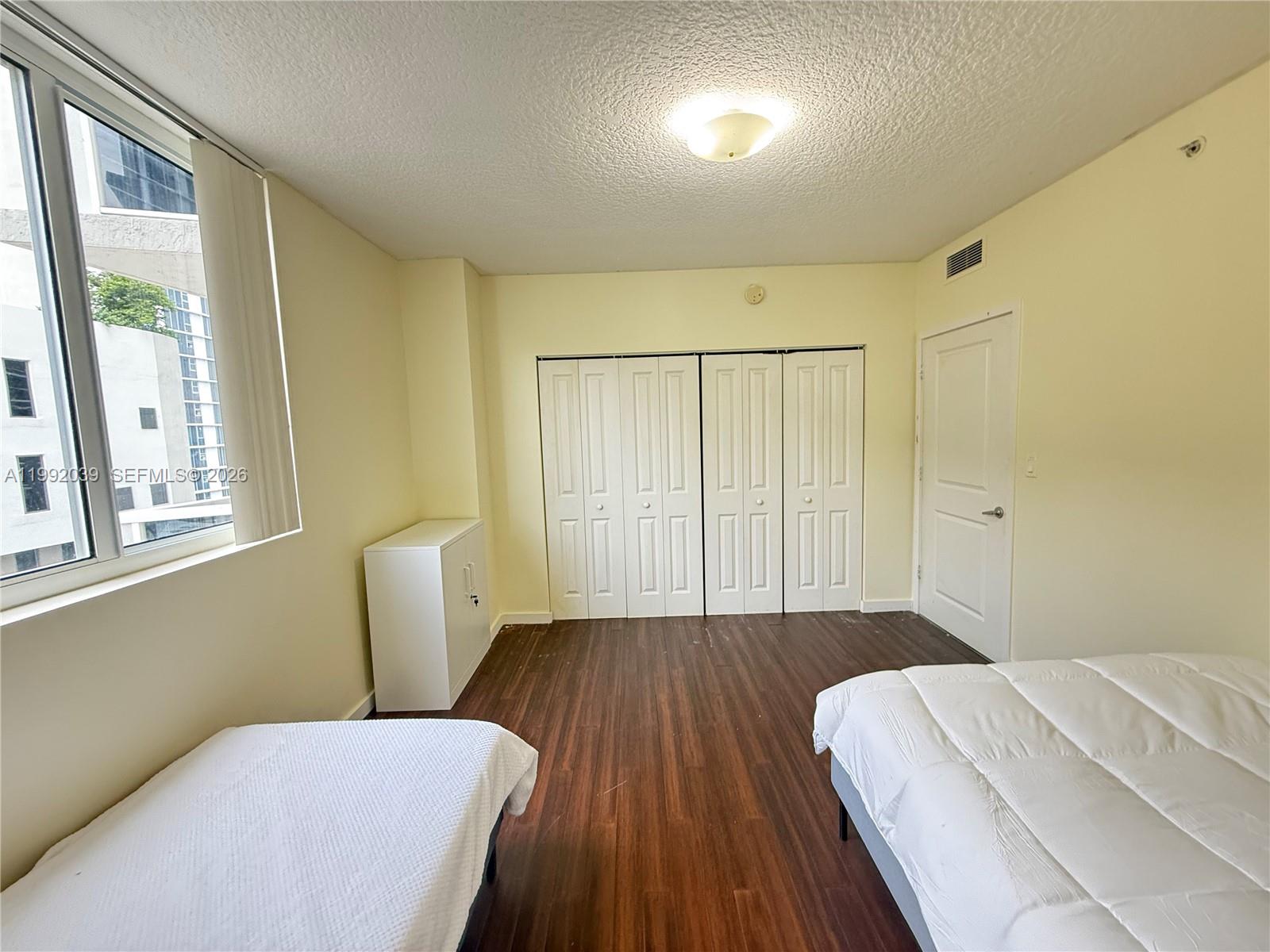 601 NE 23rd St #901, Miami FL 33137