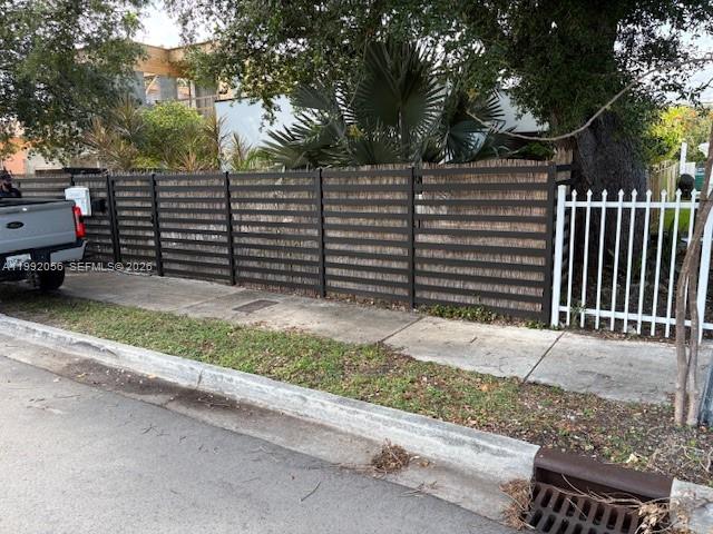 111 NW 46th St, Miami FL 33127