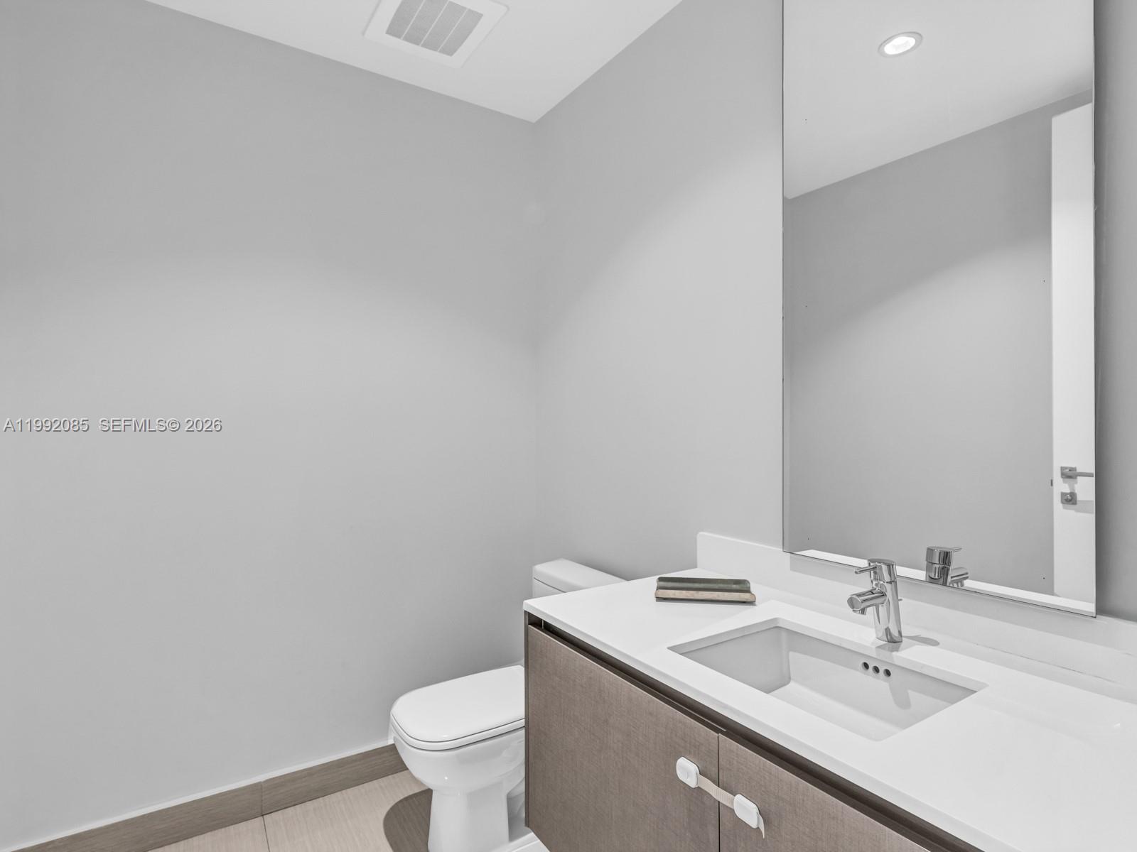 3300 NE 188th St #511, Aventura FL 33180