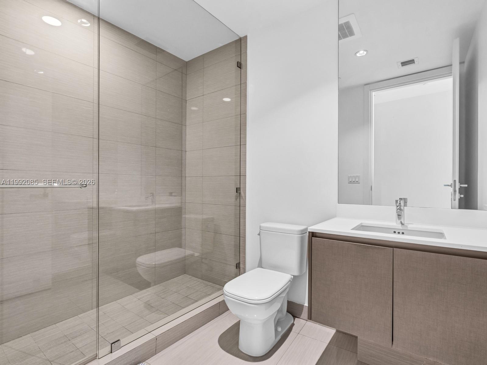 3300 NE 188th St #511, Aventura FL 33180
