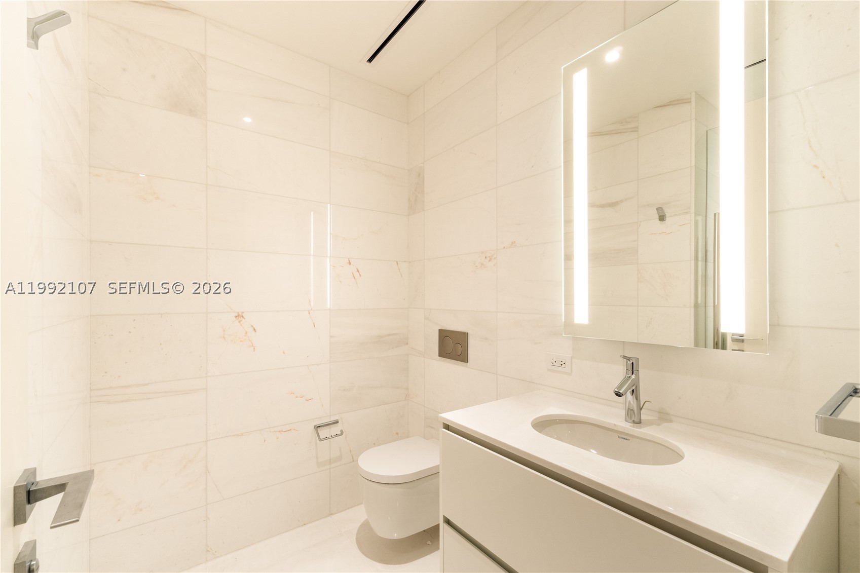 300 Biscayne Boulevard Way #2103C, Miami FL 33131