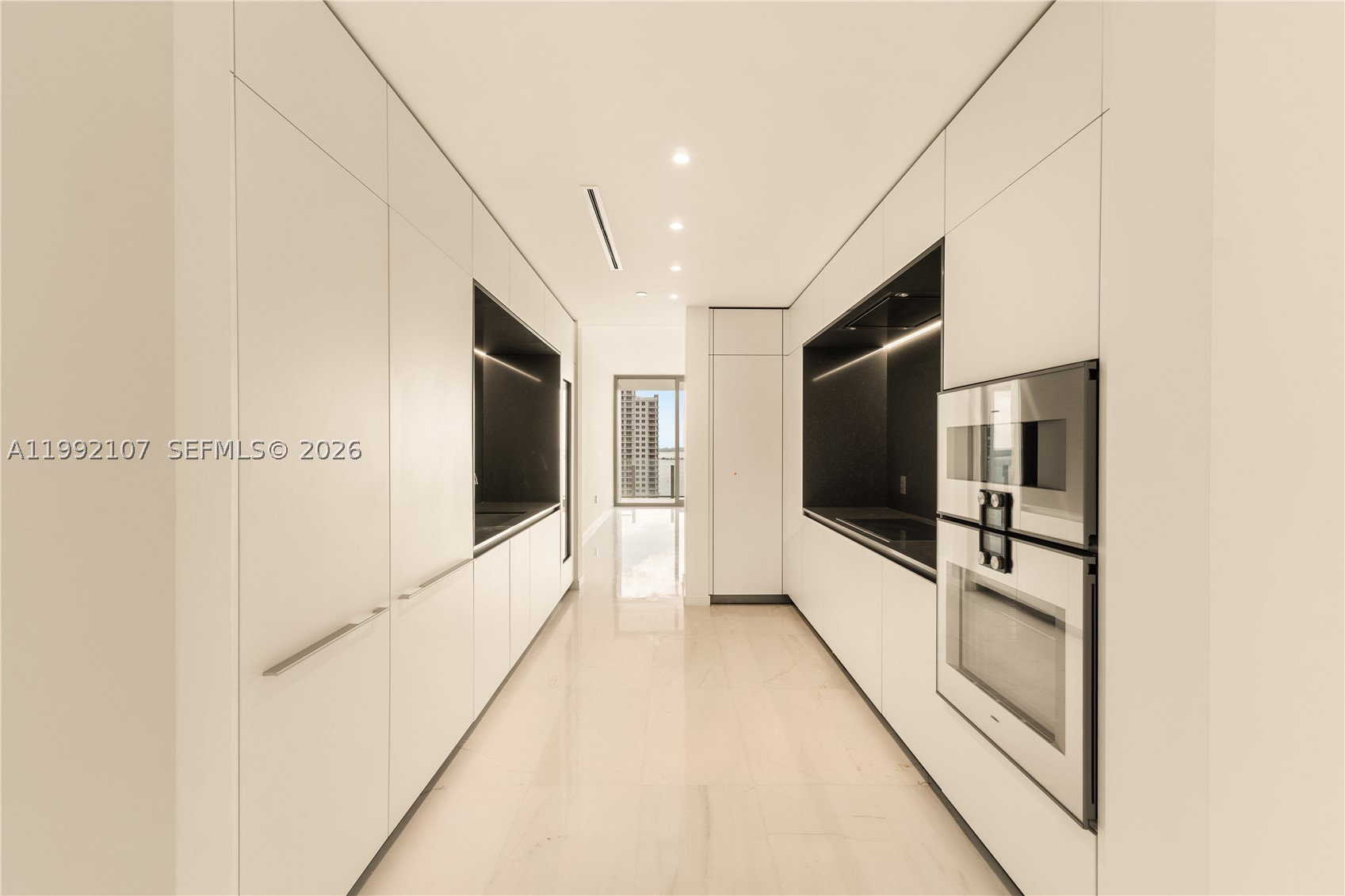300 Biscayne Boulevard Way #2103C, Miami FL 33131