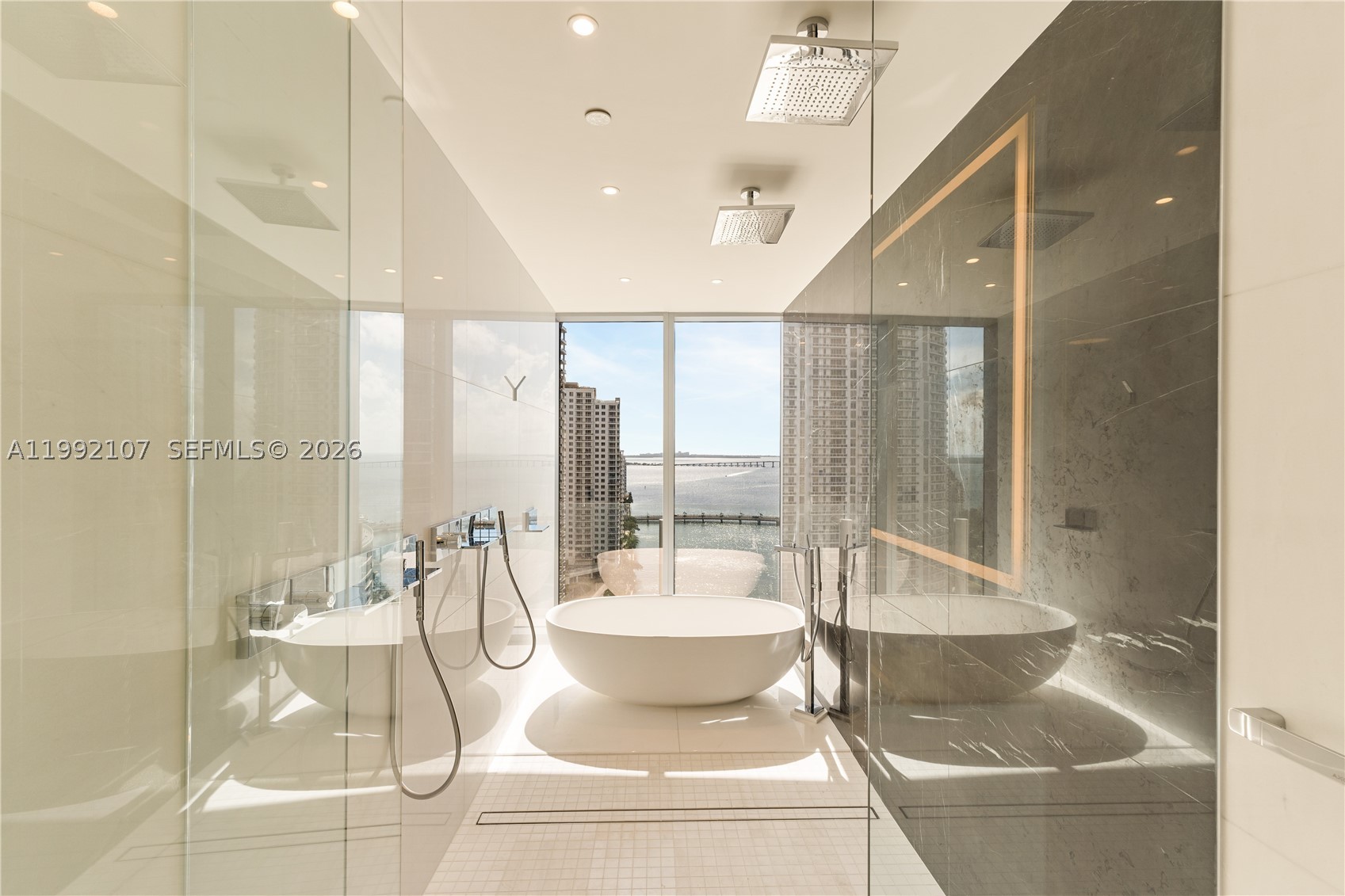 300 Biscayne Boulevard Way #2103C, Miami FL 33131