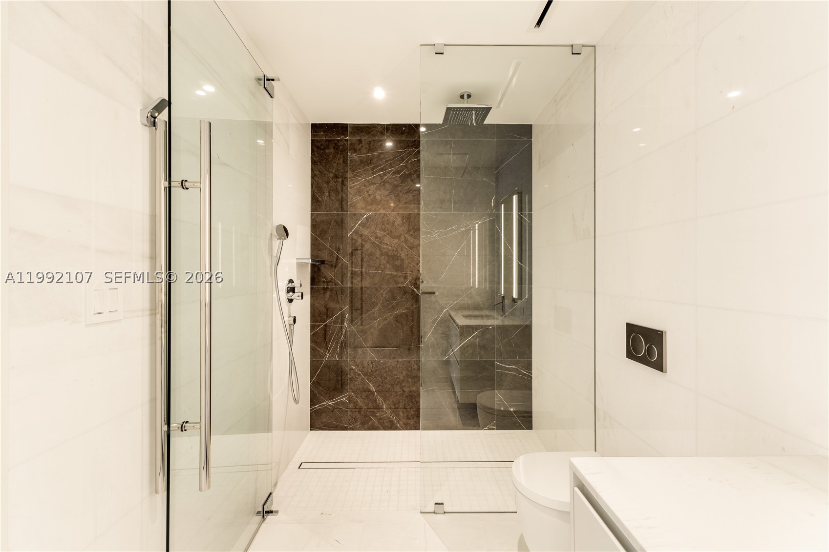 300 Biscayne Boulevard Way #2103C, Miami FL 33131