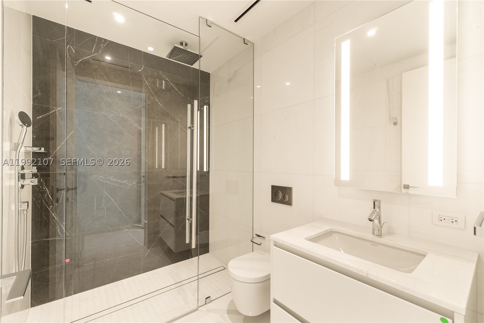 300 Biscayne Boulevard Way #2103C, Miami FL 33131