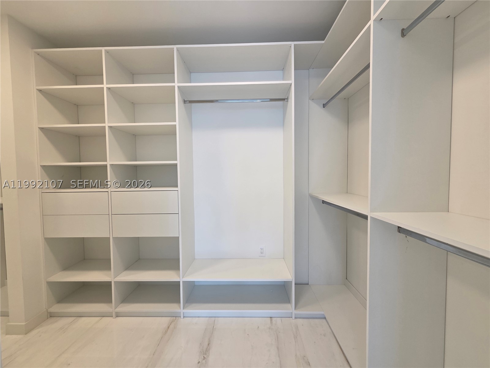 300 Biscayne Boulevard Way #2103C, Miami FL 33131
