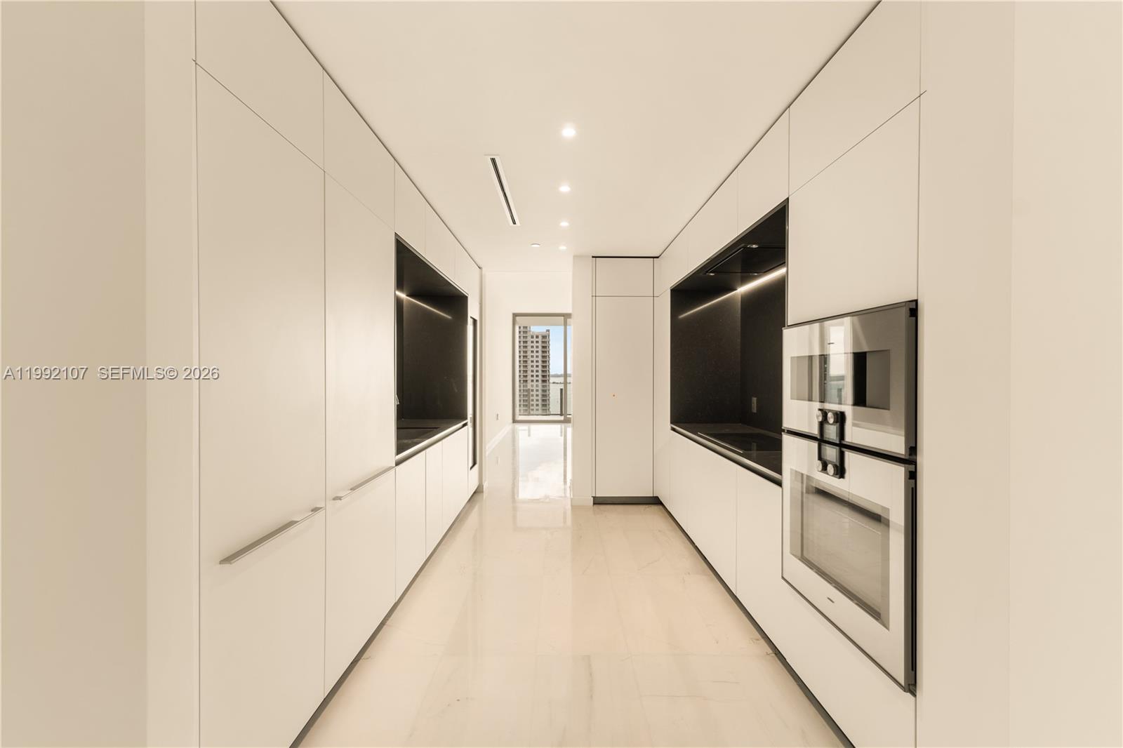 300 Biscayne Boulevard Way #2103C, Miami FL 33131