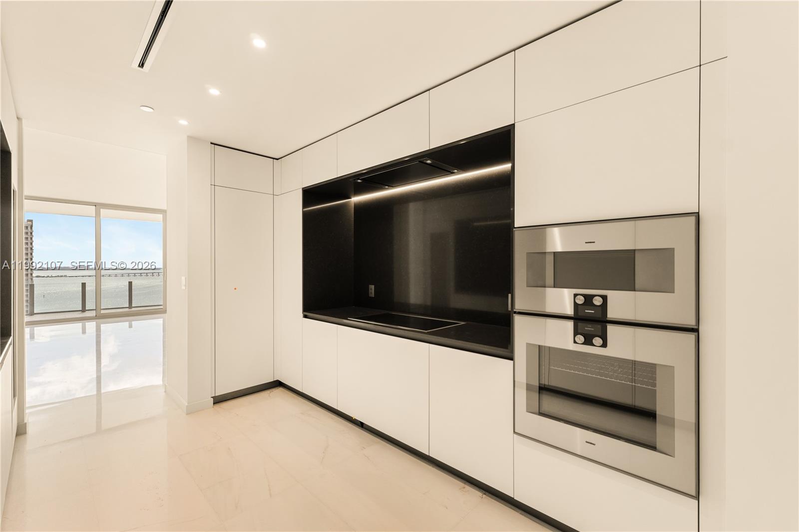 300 Biscayne Boulevard Way #2103C, Miami FL 33131