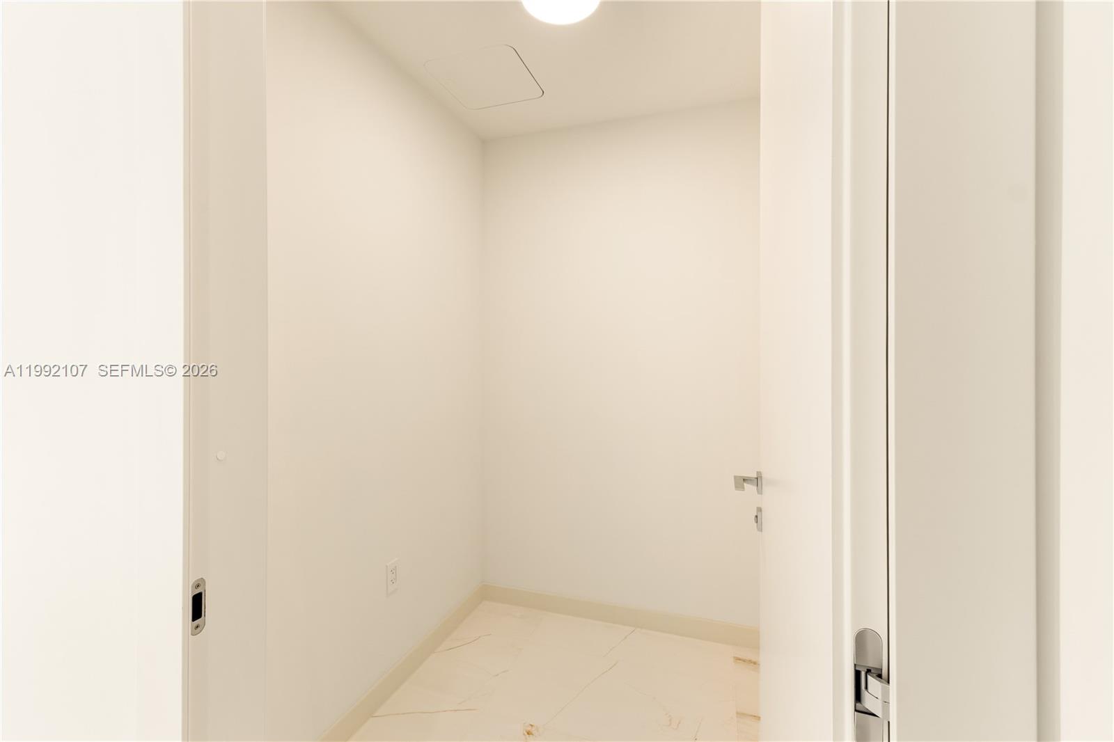 300 Biscayne Boulevard Way #2103C, Miami FL 33131