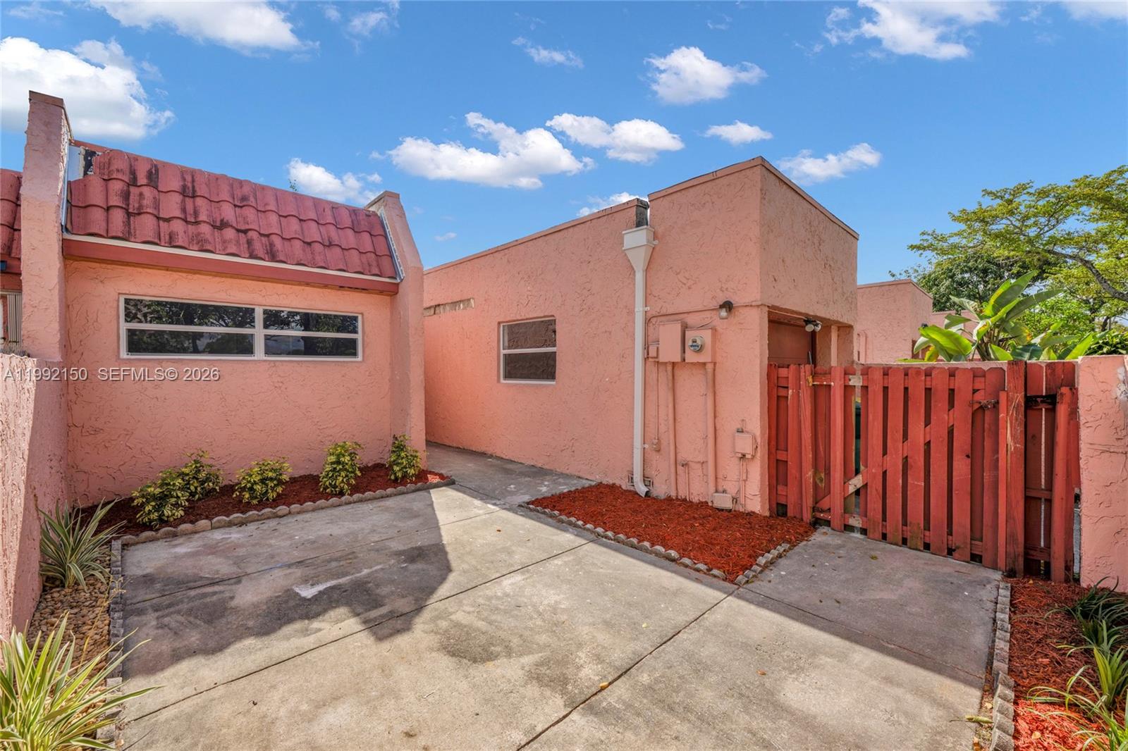 1624 NW 56th Ave #14, Lauderhill FL 33313
