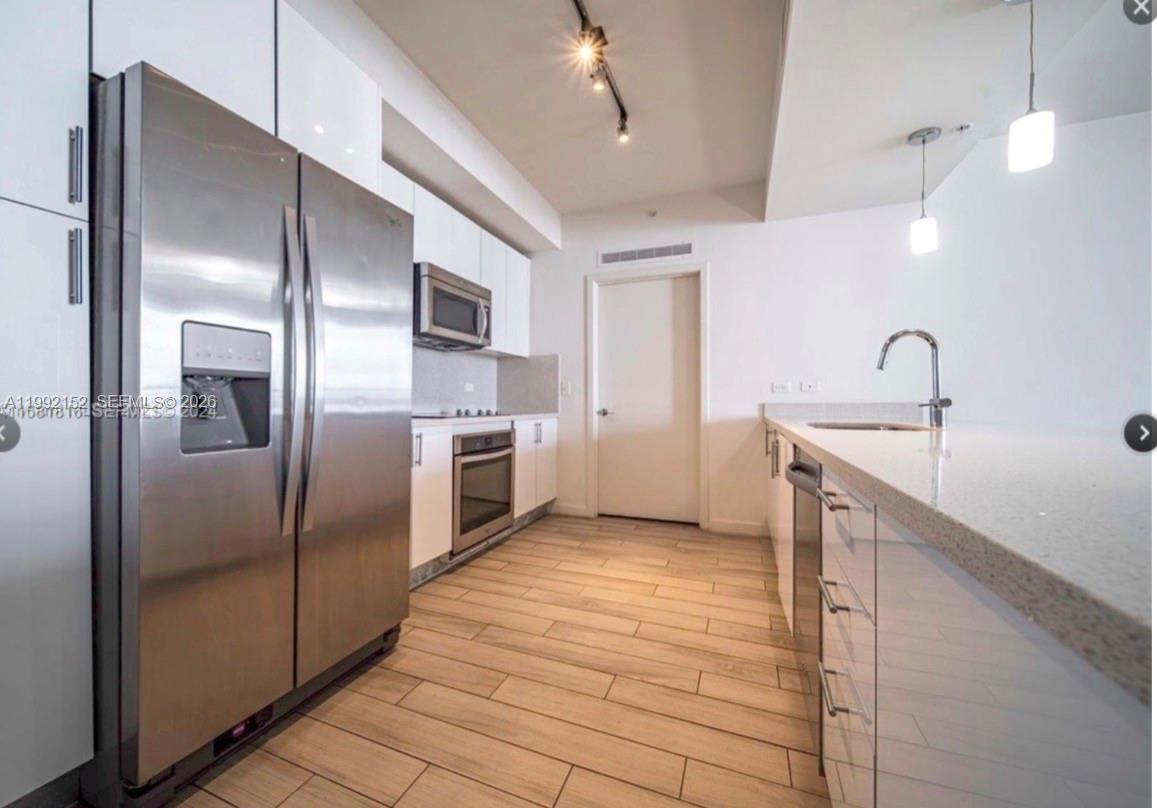 999 SW 1st Ave #2105, Miami FL 33130