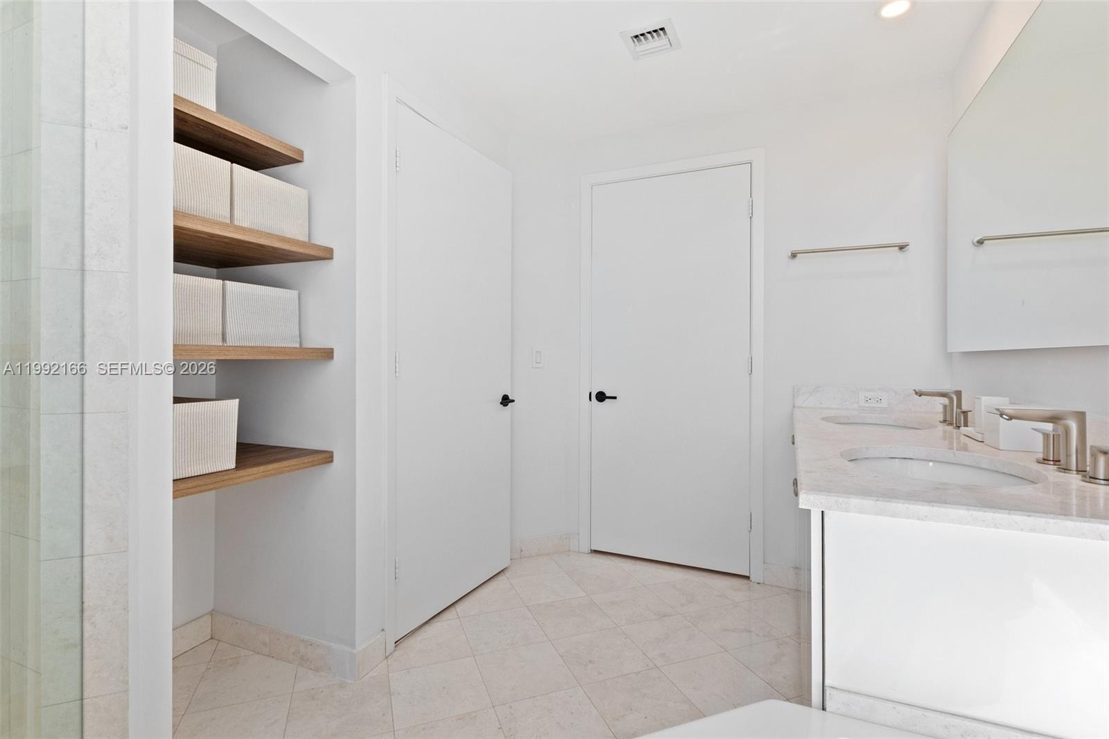 901 Brickell Key Blvd #1609, Miami FL 33131