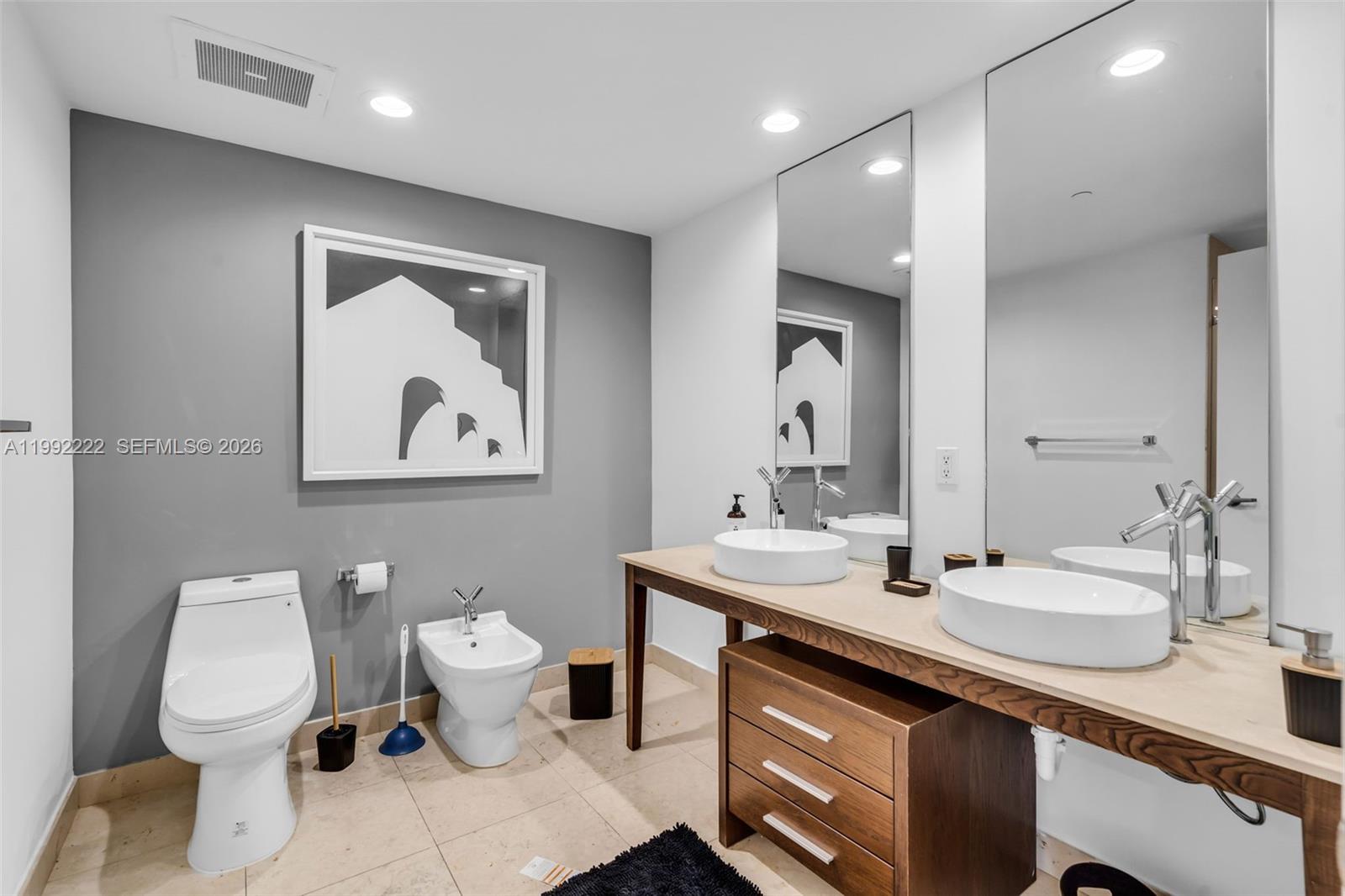 495 Brickell Ave #3708, Miami FL 33131