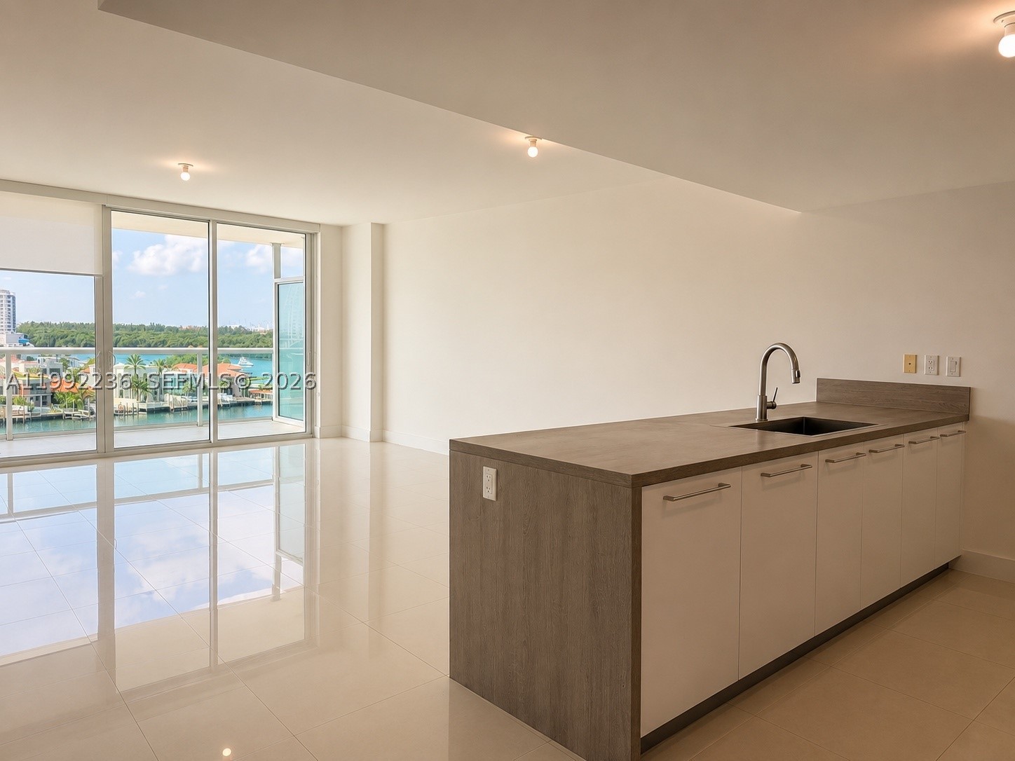 400 Sunny Isles Blvd #819, Sunny Isles Beach FL 33160