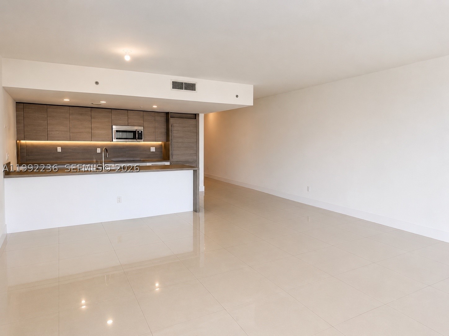 400 Sunny Isles Blvd #819, Sunny Isles Beach FL 33160