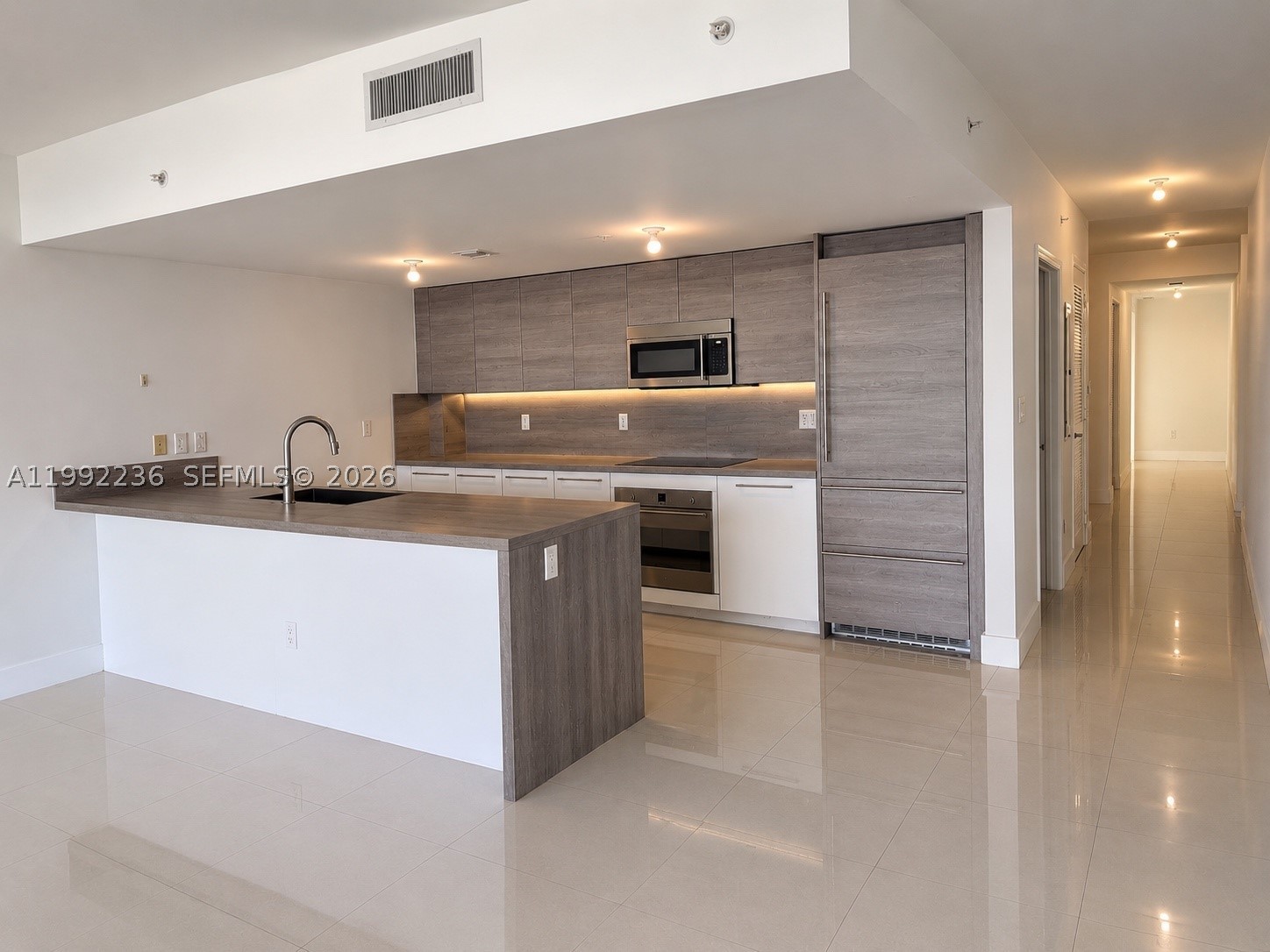 400 Sunny Isles Blvd #819, Sunny Isles Beach FL 33160