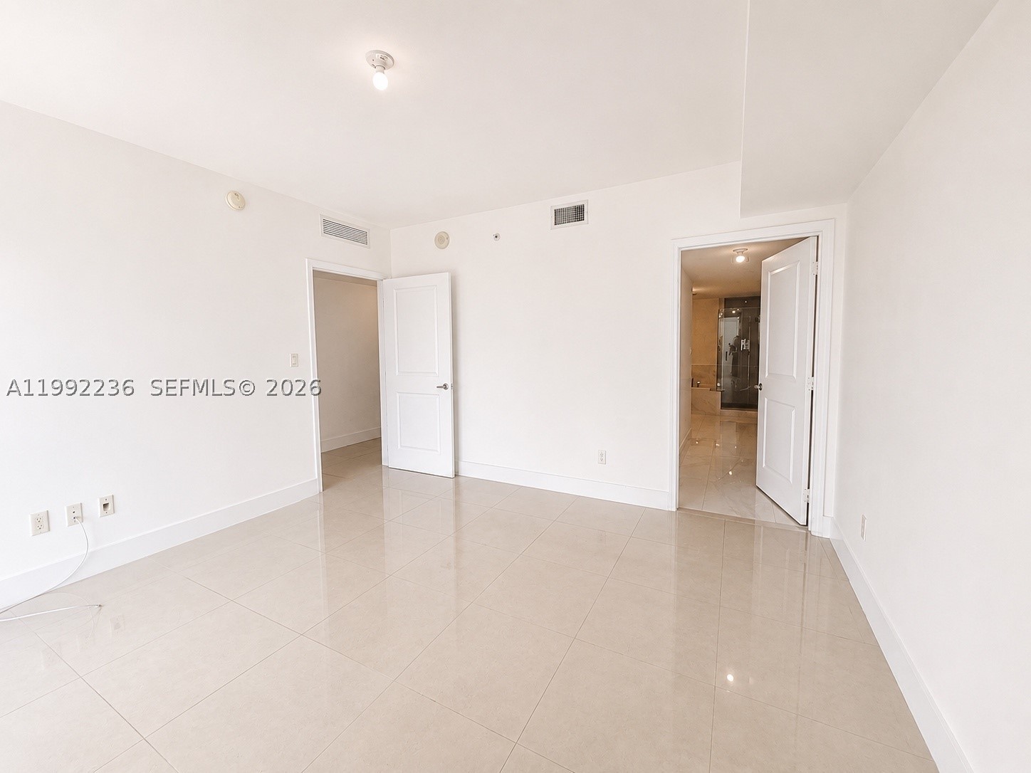400 Sunny Isles Blvd #819, Sunny Isles Beach FL 33160