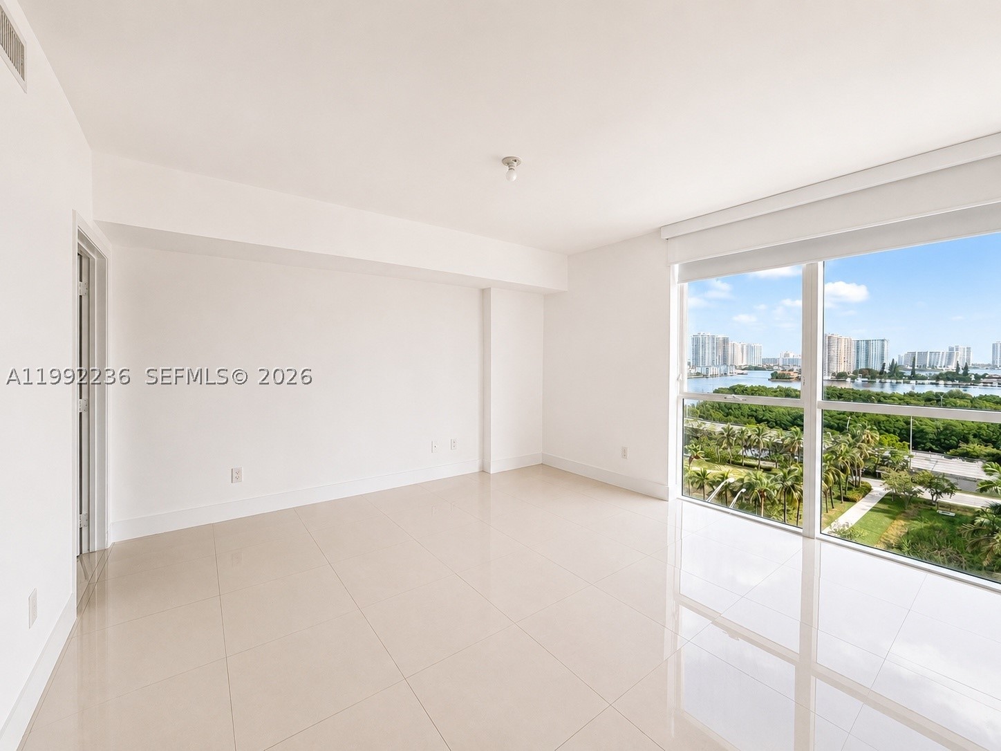 400 Sunny Isles Blvd #819, Sunny Isles Beach FL 33160