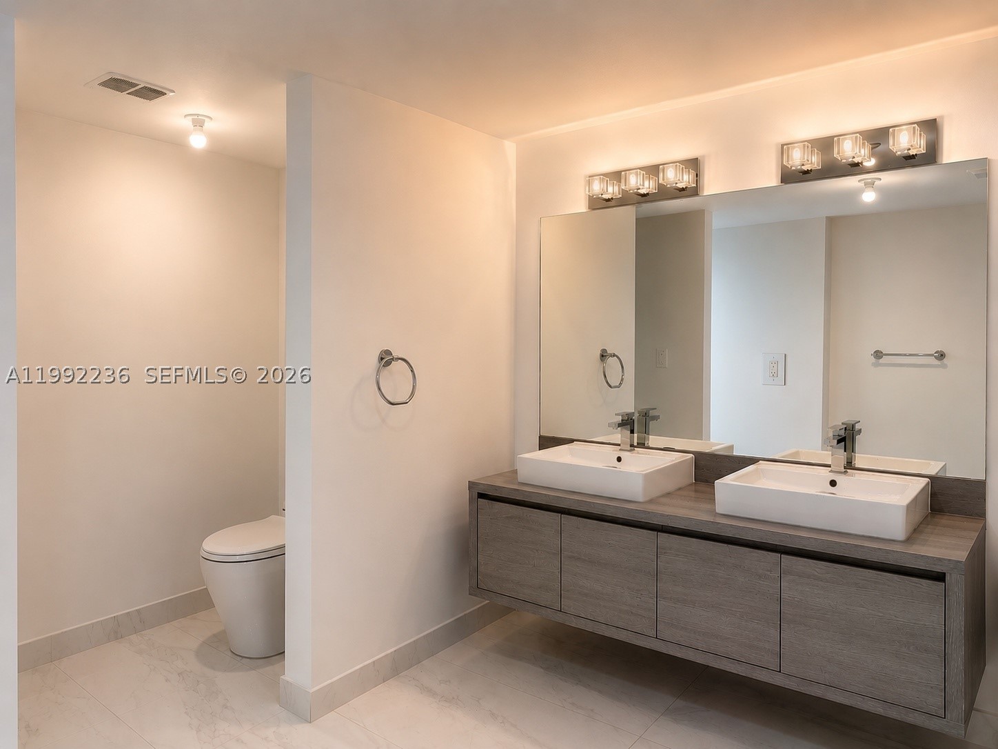 400 Sunny Isles Blvd #819, Sunny Isles Beach FL 33160