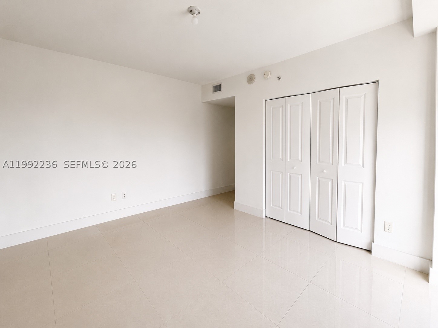 400 Sunny Isles Blvd #819, Sunny Isles Beach FL 33160
