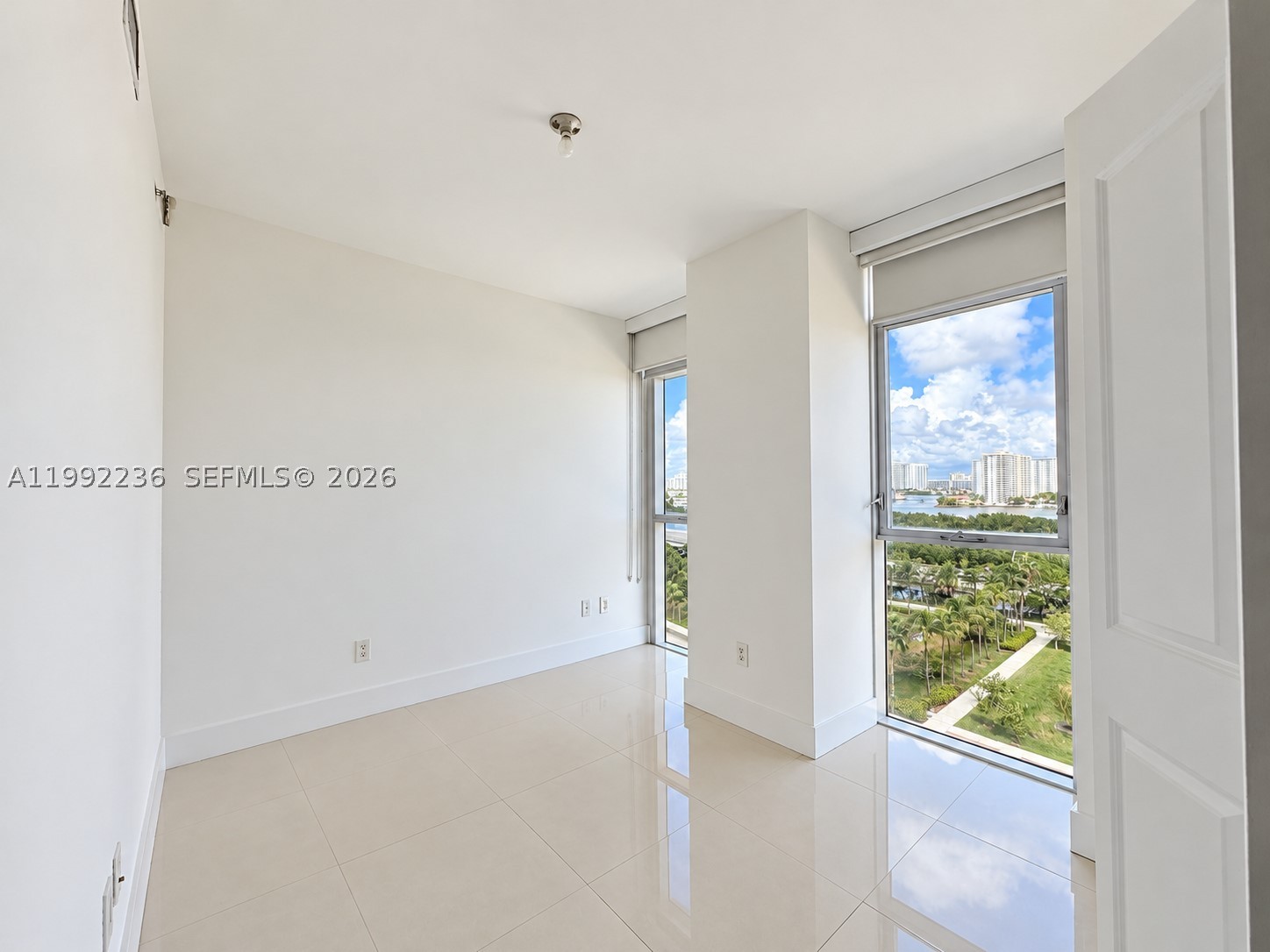 400 Sunny Isles Blvd #819, Sunny Isles Beach FL 33160