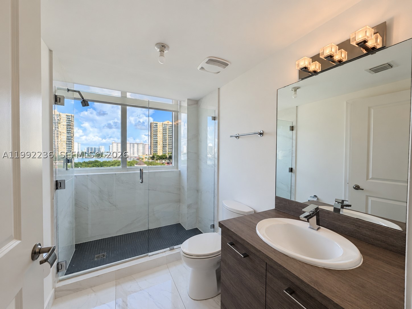 400 Sunny Isles Blvd #819, Sunny Isles Beach FL 33160