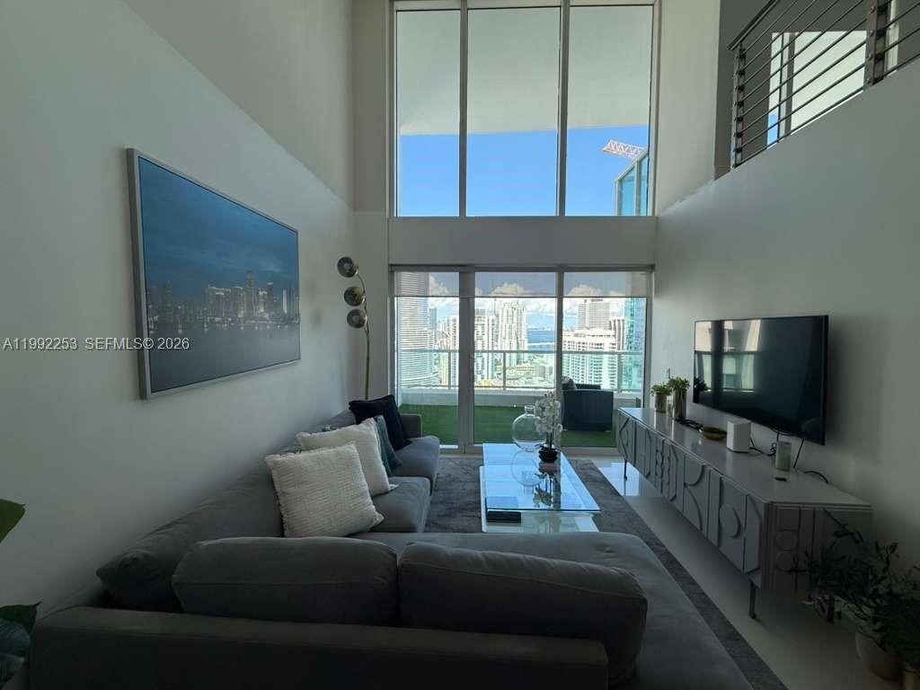 41 SE 5th St #2307, Miami FL 33131