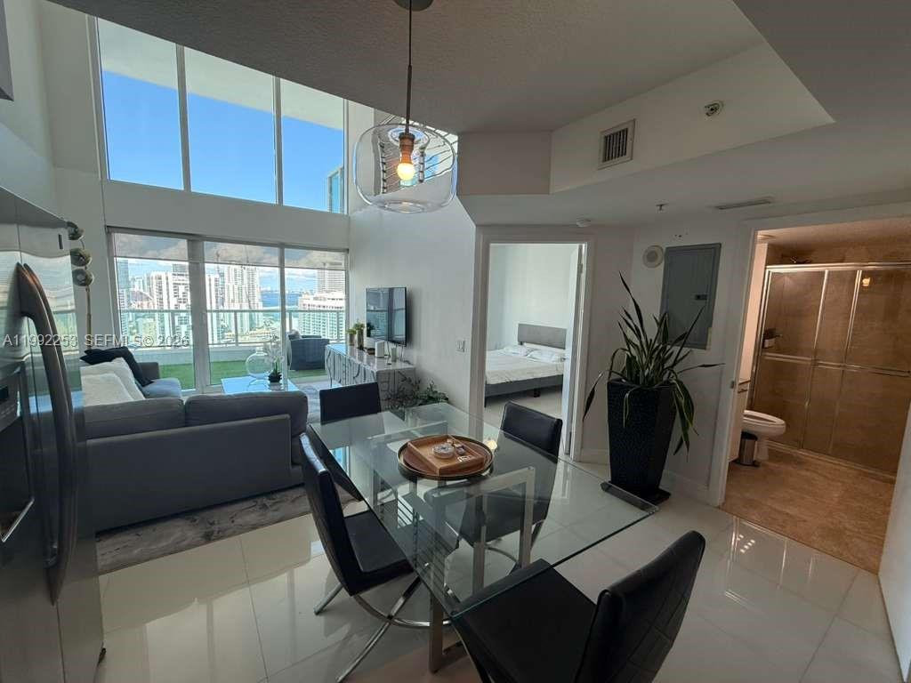 41 SE 5th St #2307, Miami FL 33131